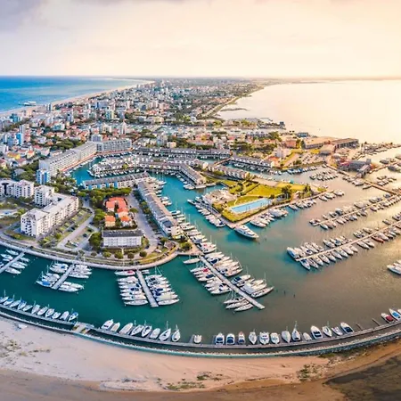 Διαμέρισμα Lovely With Parking In A Lignano Λινιάνο Σαμπιαντόρο