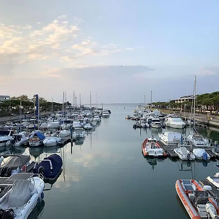 Διαμέρισμα Lovely With Parking In A Lignano Λινιάνο Σαμπιαντόρο