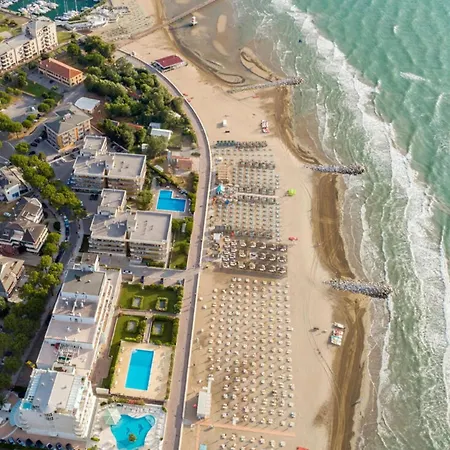 Lovely With Parking In A Lignano
